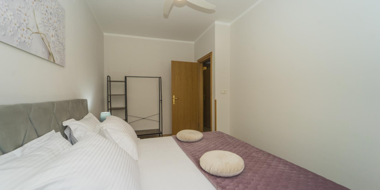 Apartment T&R